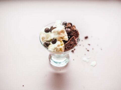 The One Change That Helps Women Over 40 Feel Calmer, Leaner, and More in Control Around Sugar